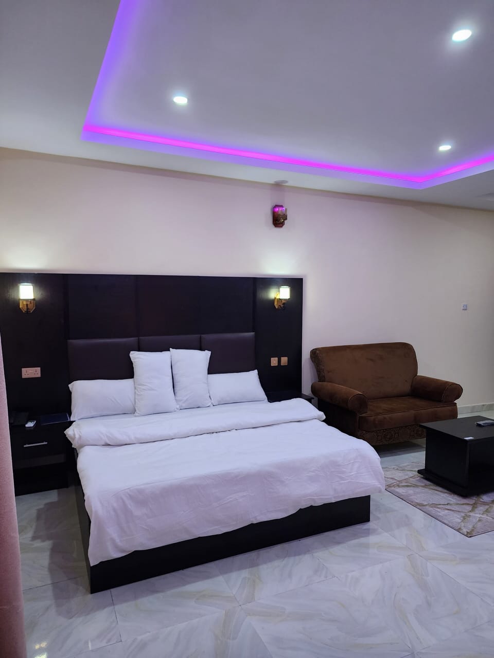 Deluxe Studio | Premium bedding, down comforters, desk, laptop workspace