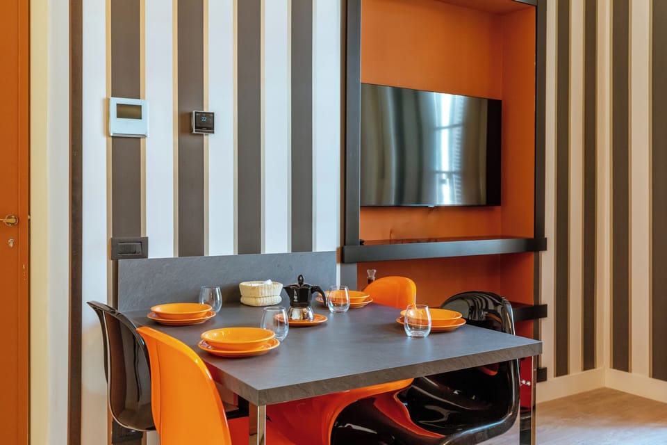 House, 2 Bedrooms, Balcony, City View | Dining