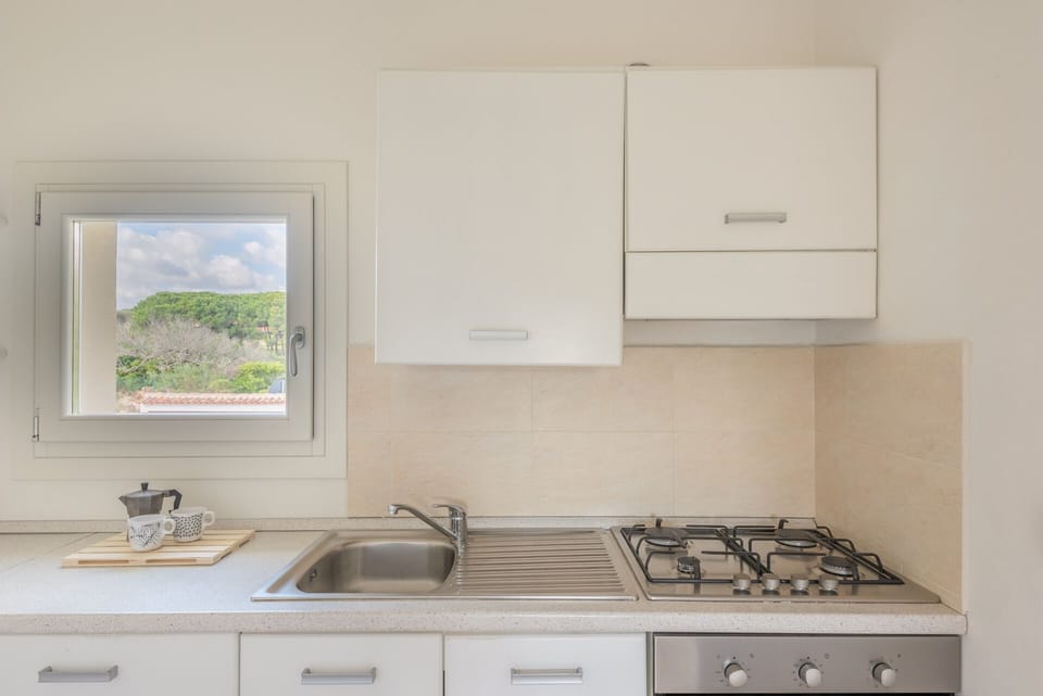 Apartment, 3 Bedrooms, Balcony | Private kitchen