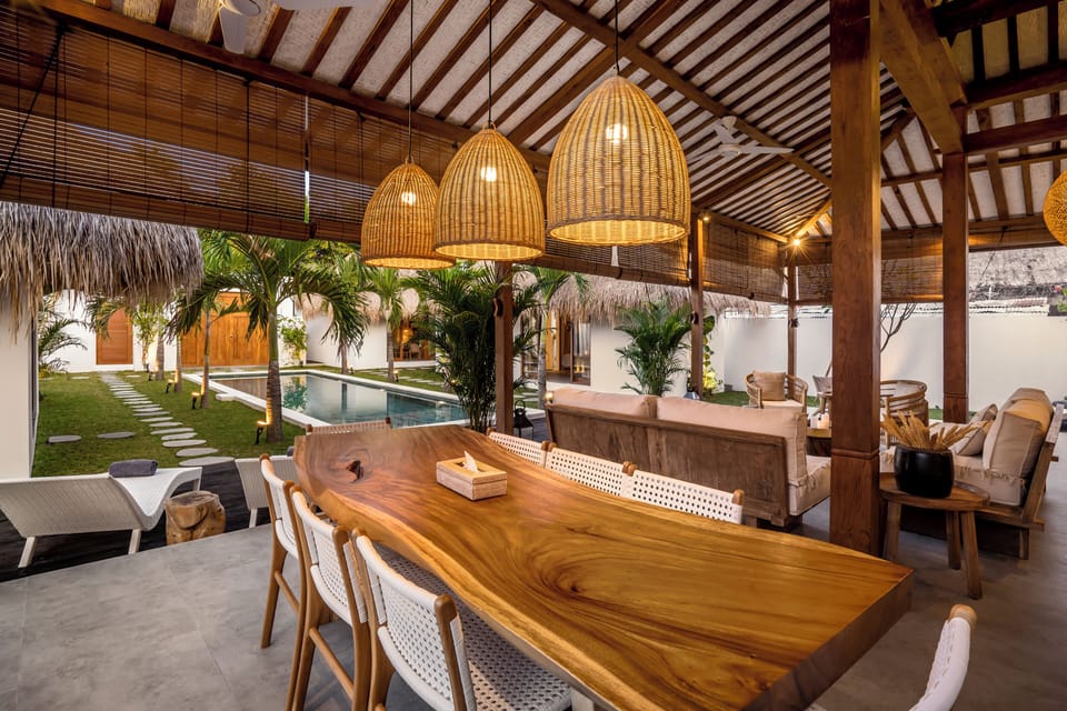 Deluxe Villa, 5 Bedrooms, Private Pool, Pool View | Dining room
