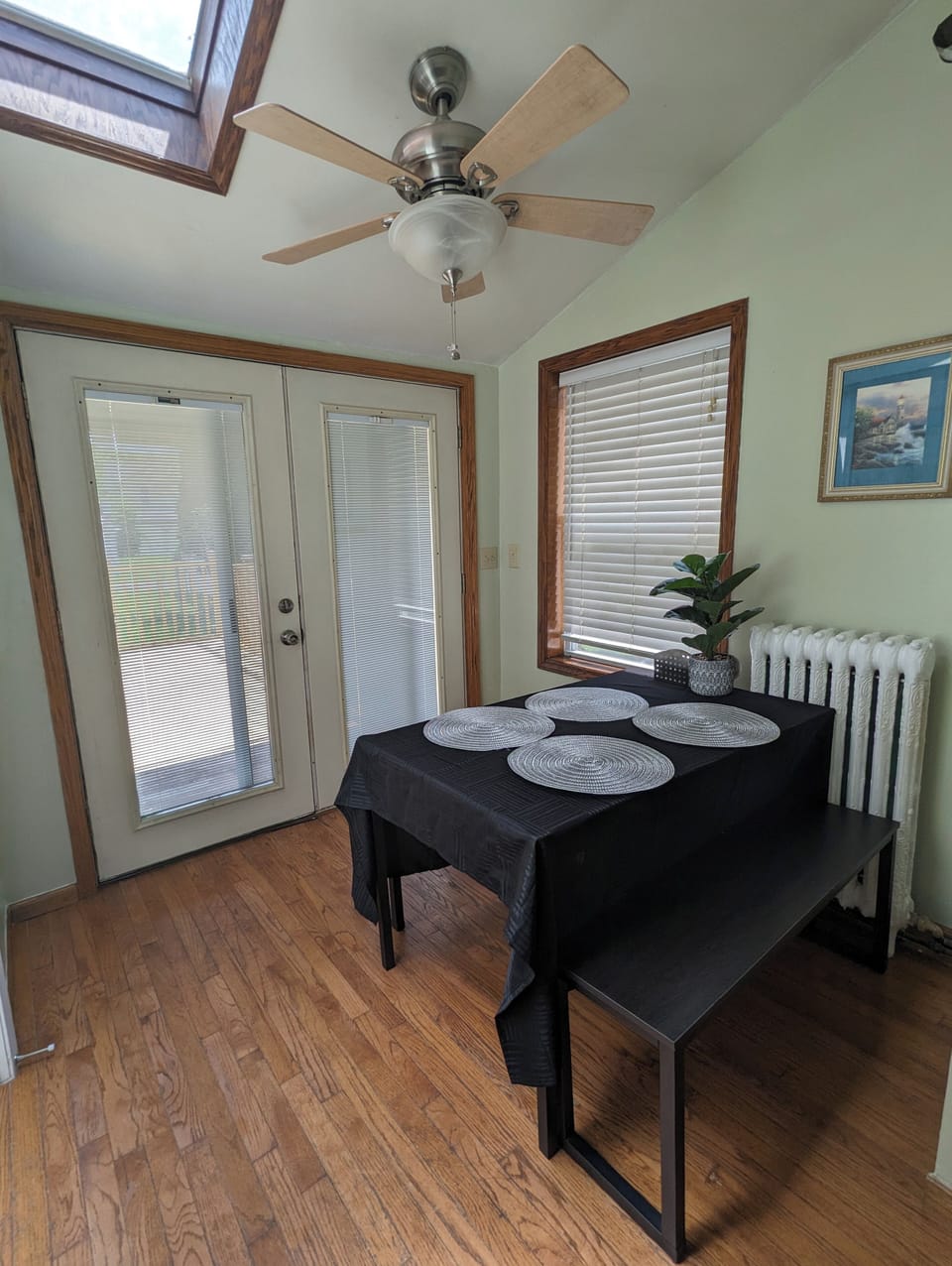 Dining Area (1st Floor)