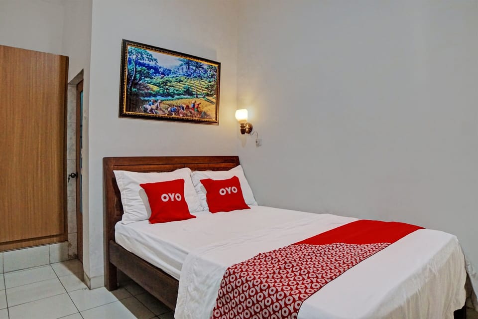 Standard Double Room | Desk, laptop workspace, WiFi (free), bed sheets