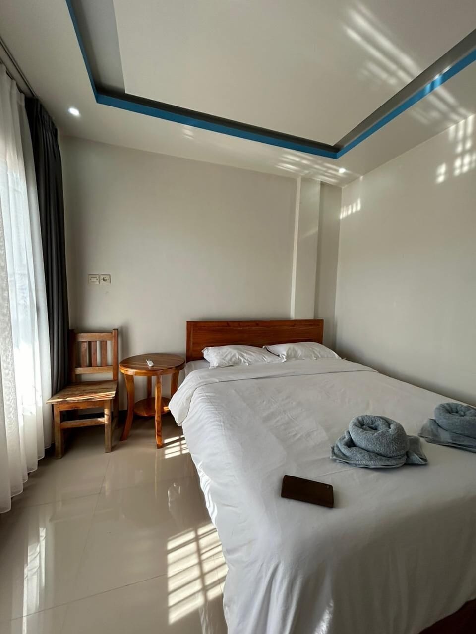 Deluxe Room | Hypo-allergenic bedding available, WiFi (free), bed sheets