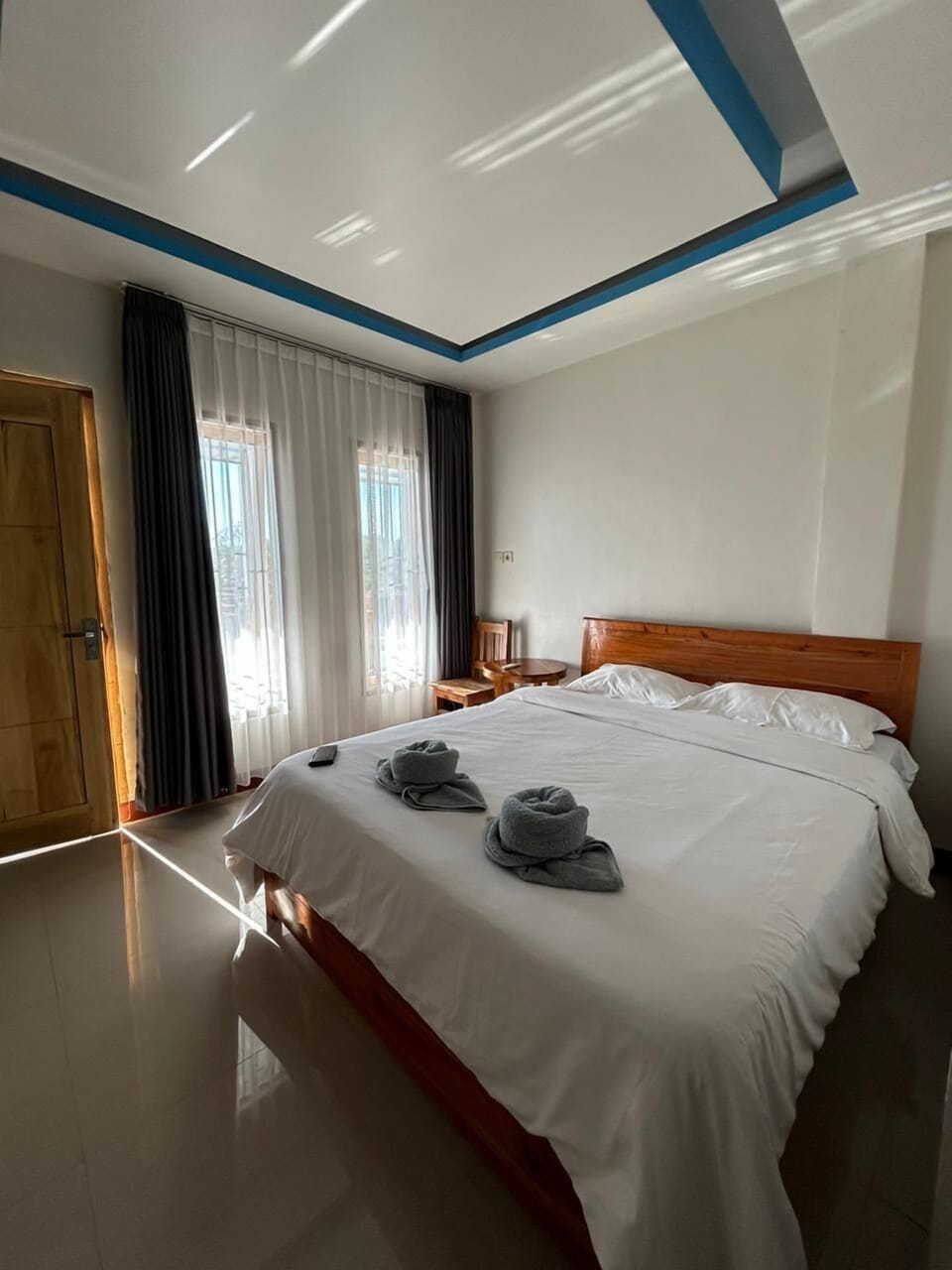 Deluxe Room | Hypo-allergenic bedding available, WiFi (free), bed sheets