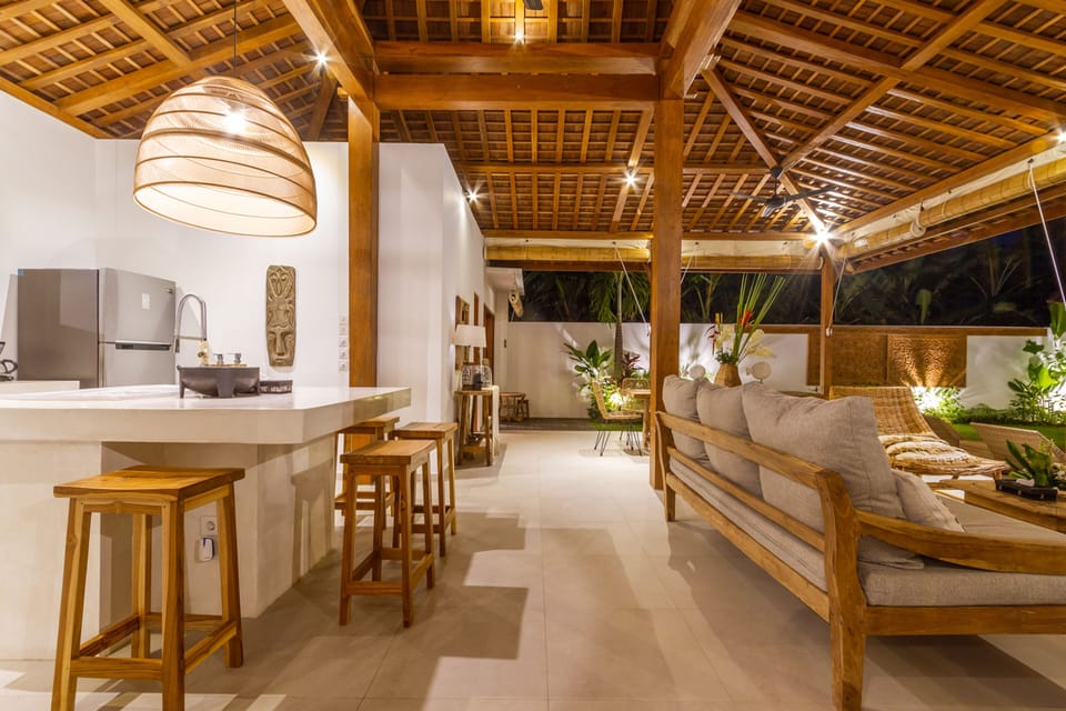 Deluxe Villa, 5 Bedrooms, Private Pool, Pool View | Living area | Smart TV