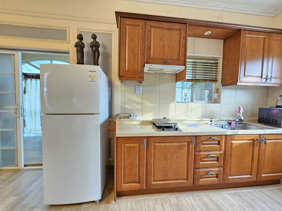 22 PY (2F) | Private kitchen | Electric kettle