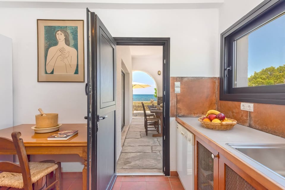 Villa, 3 Bedrooms, Smoking, Private Pool | Private kitchen