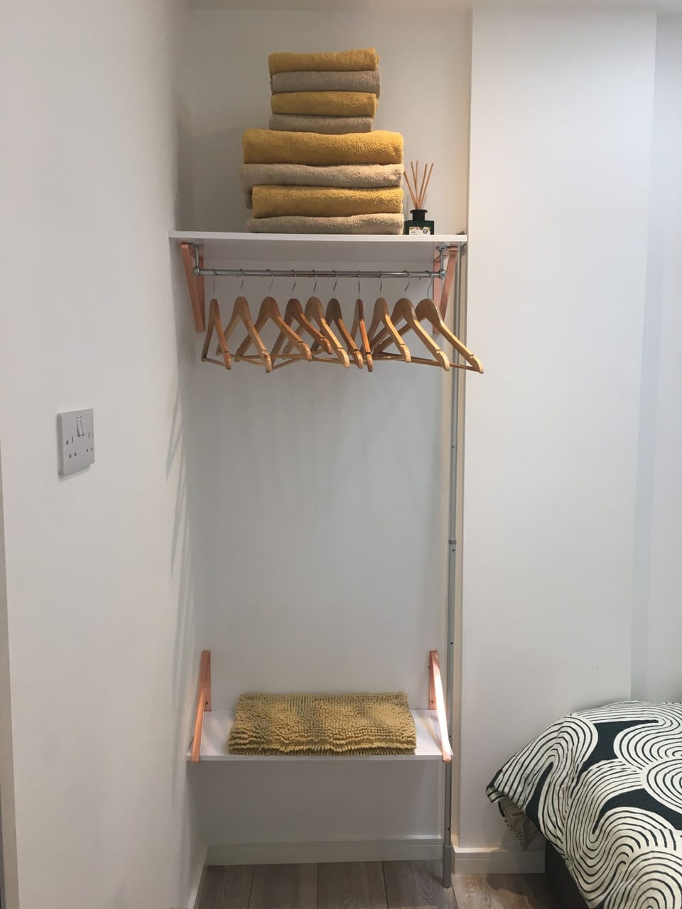 Hanging Rails & Towels for Four & Shower Matt