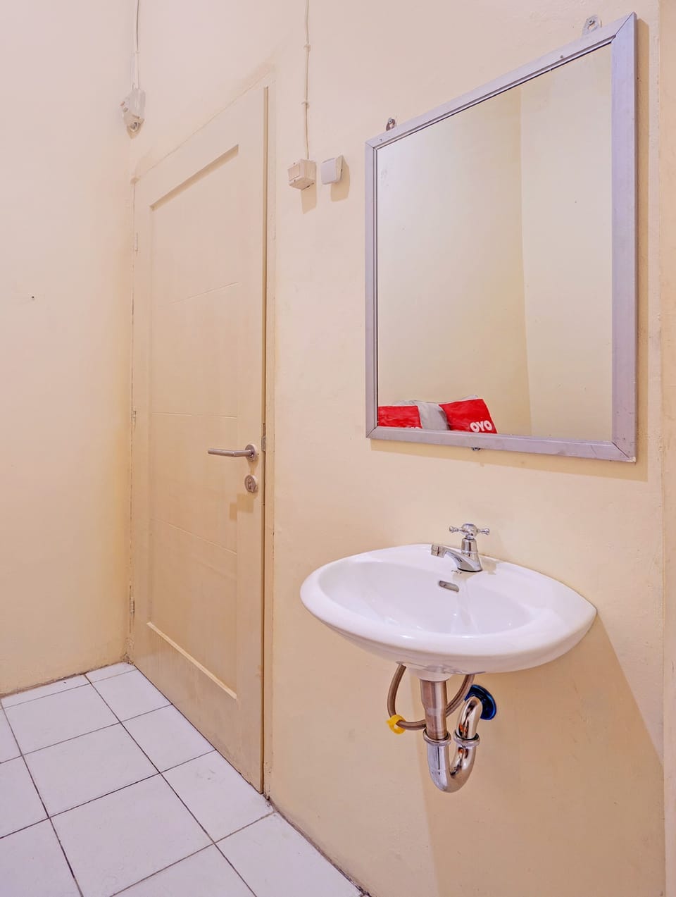 Standard Double Room | Bathroom | Shower, towels