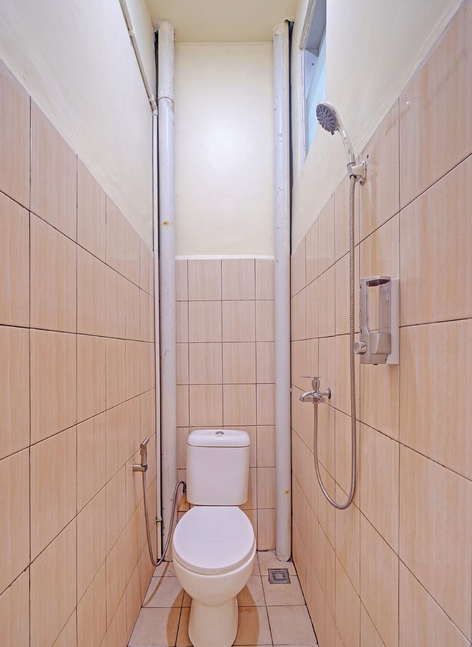 Standard Double Room | Bathroom | Shower, towels