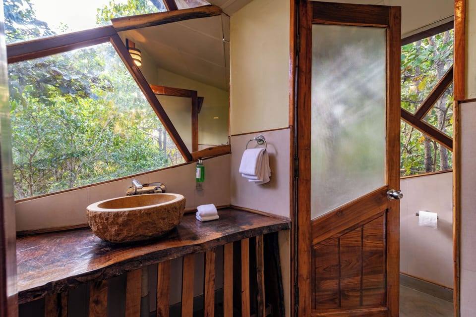 Luxury Cottage | Bathroom sink