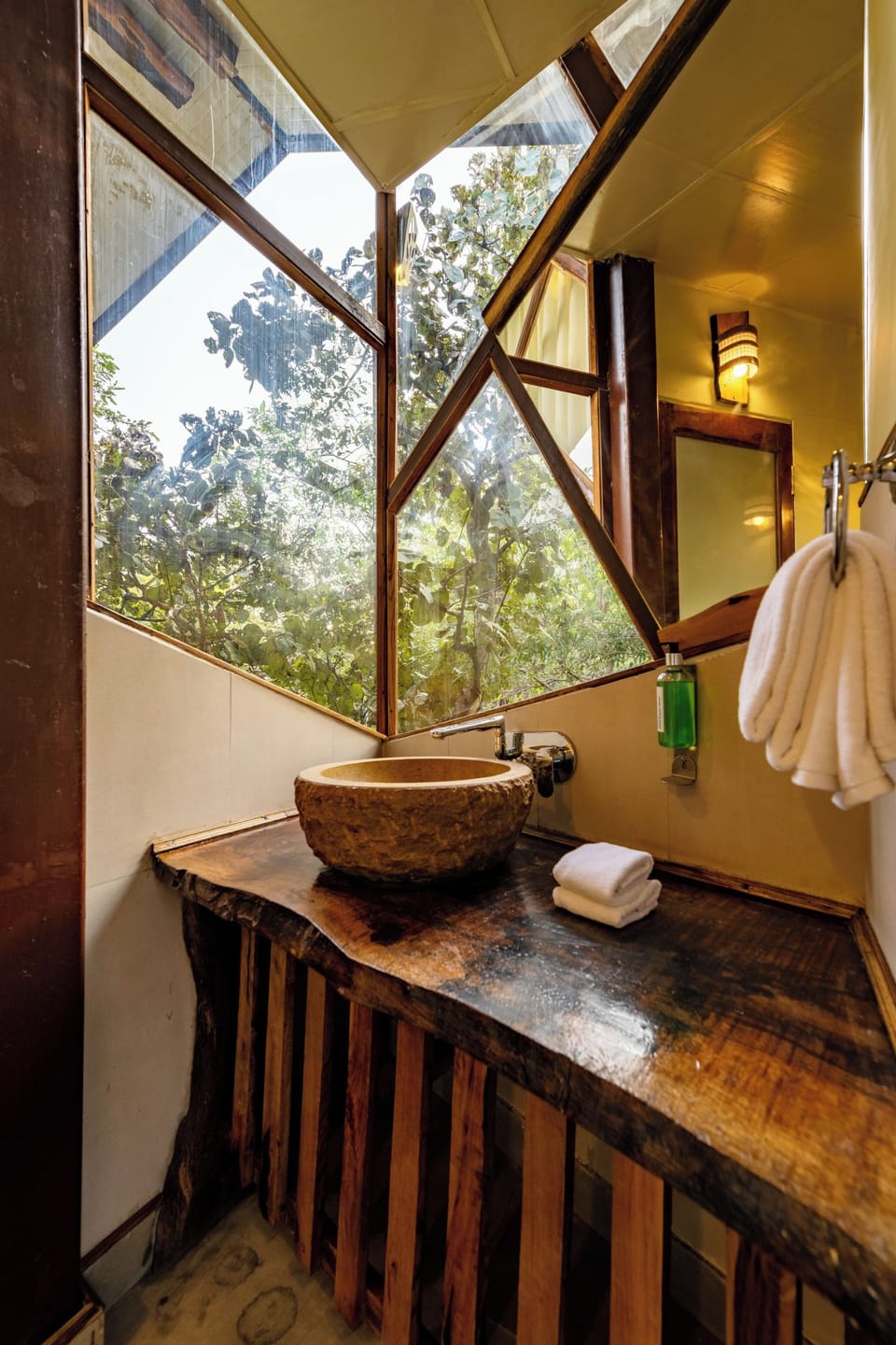 Luxury Cottage | Bathroom sink