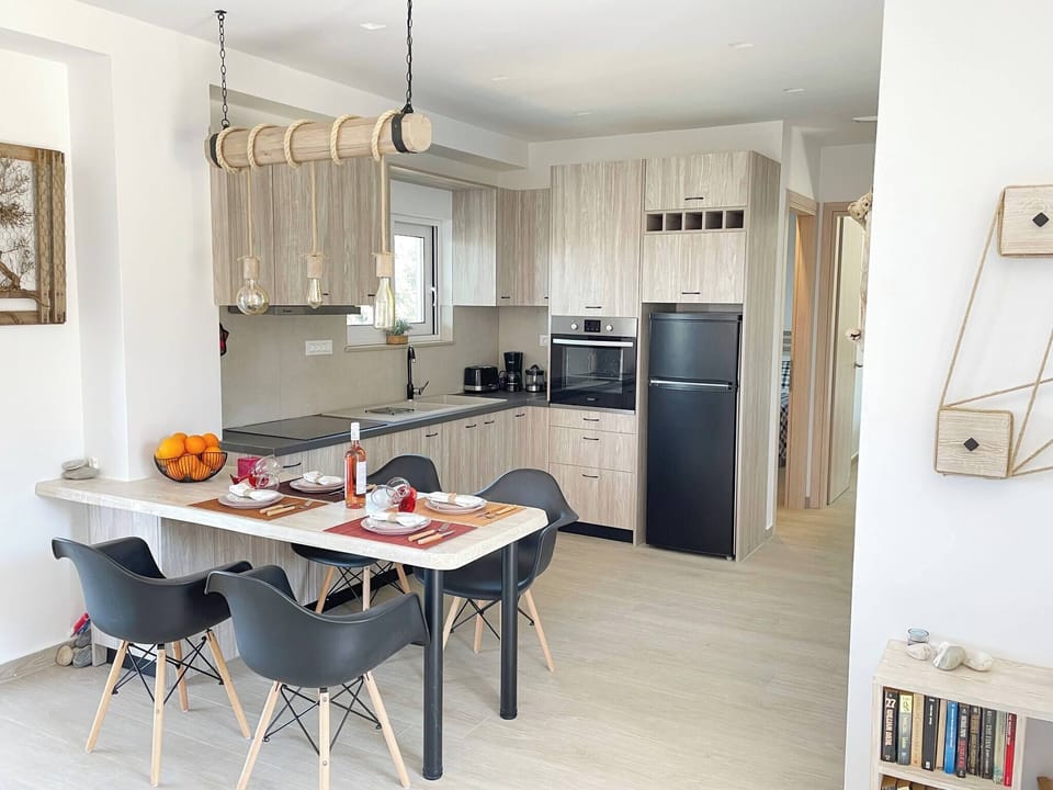 Apartment, 2 Bedrooms, Balcony, Garden View | Private kitchen