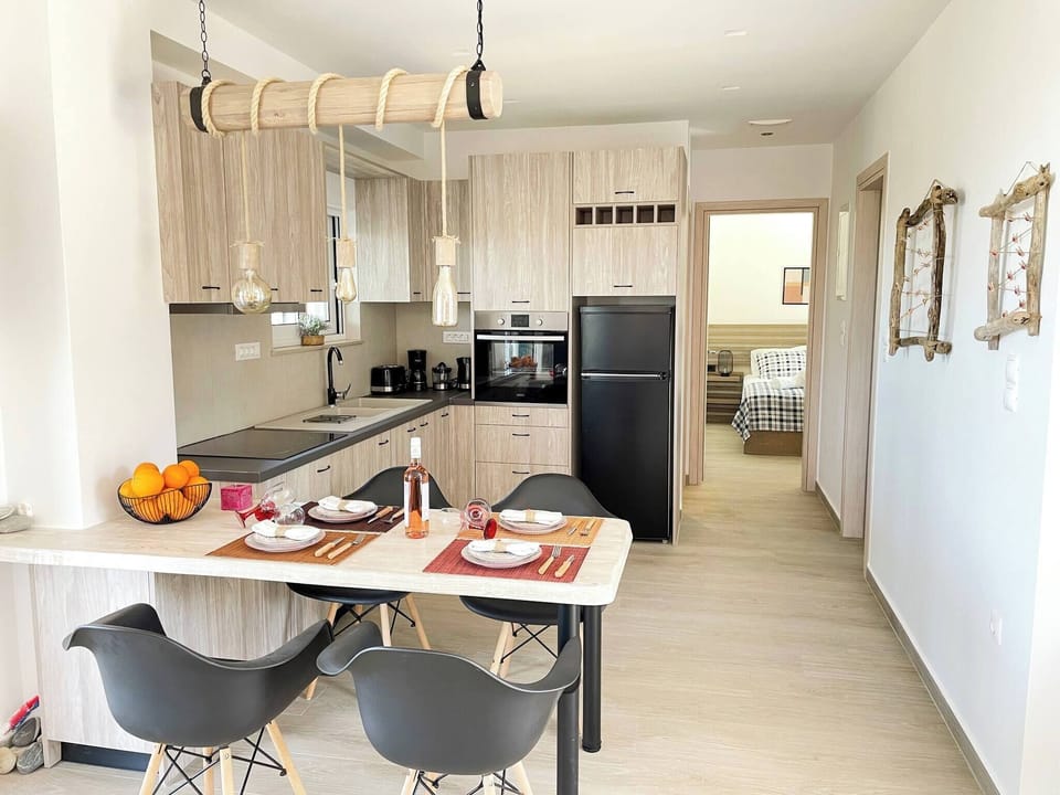 Apartment, 2 Bedrooms, Balcony, Garden View | Private kitchen