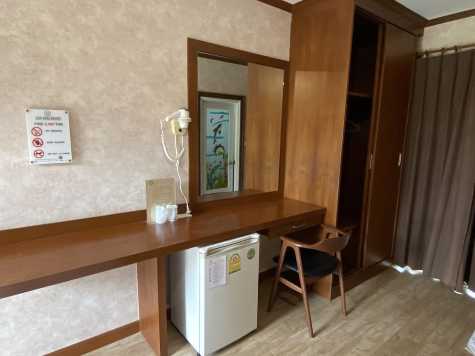 Standard Twin Room | Iron/ironing board, free WiFi