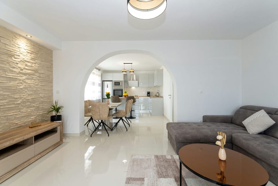 Villa, 2 Bedrooms, Private Pool, Mountain View | Living room