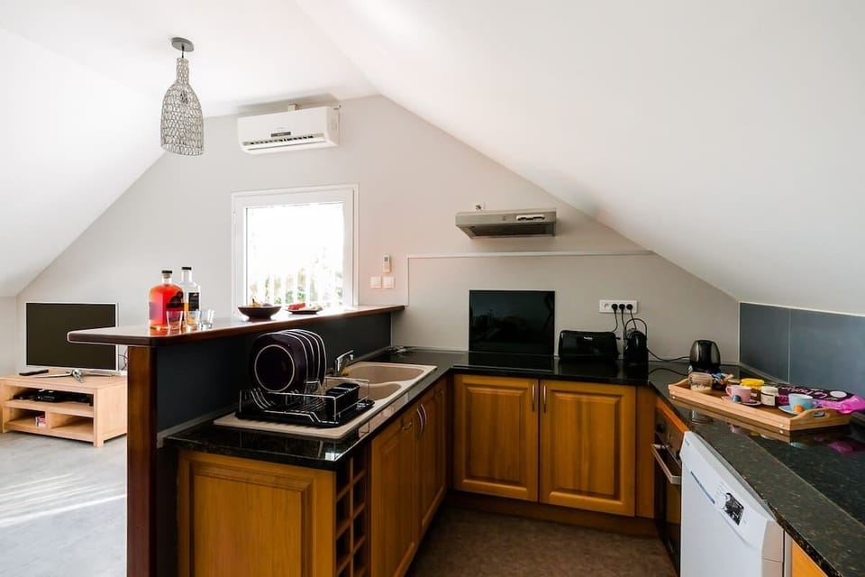 Espace cuisine dans l'appartement Combava 