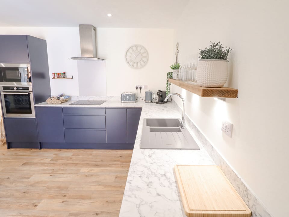 Fridge, dishwasher, electric kettle, toaster