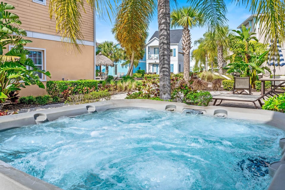 Private jacuzzi- relax yourself in the comfort outdoors of your own home staycation