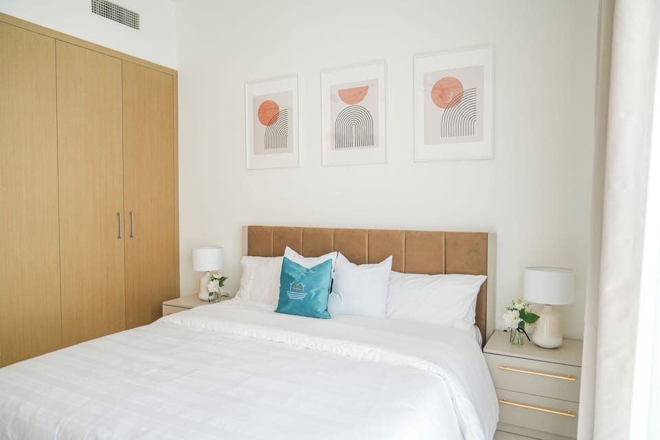 Deluxe Apartment, 1 Bedroom, Balcony | 1 bedroom, individually decorated, iron/ironing board, free WiFi