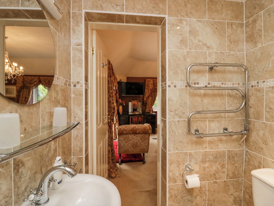 Storrs Lodge Cottage in Bowness-on-Windermere