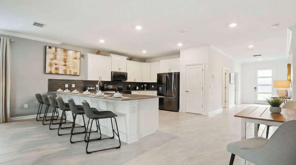 House, Multiple Beds, Pool Access (2798OW SL) | Private kitchen | Coffee/tea maker