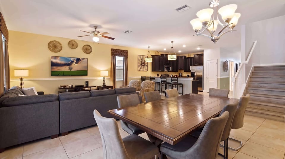 House, Multiple Beds, Pool Access (9026SM CG) | Dining