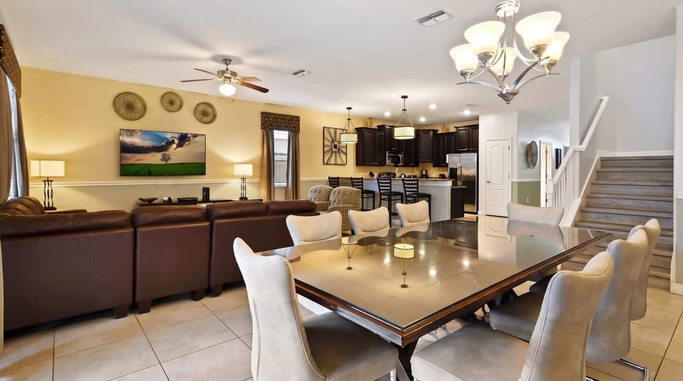 House, Multiple Beds, Pool Access (9026SM CG) | Dining