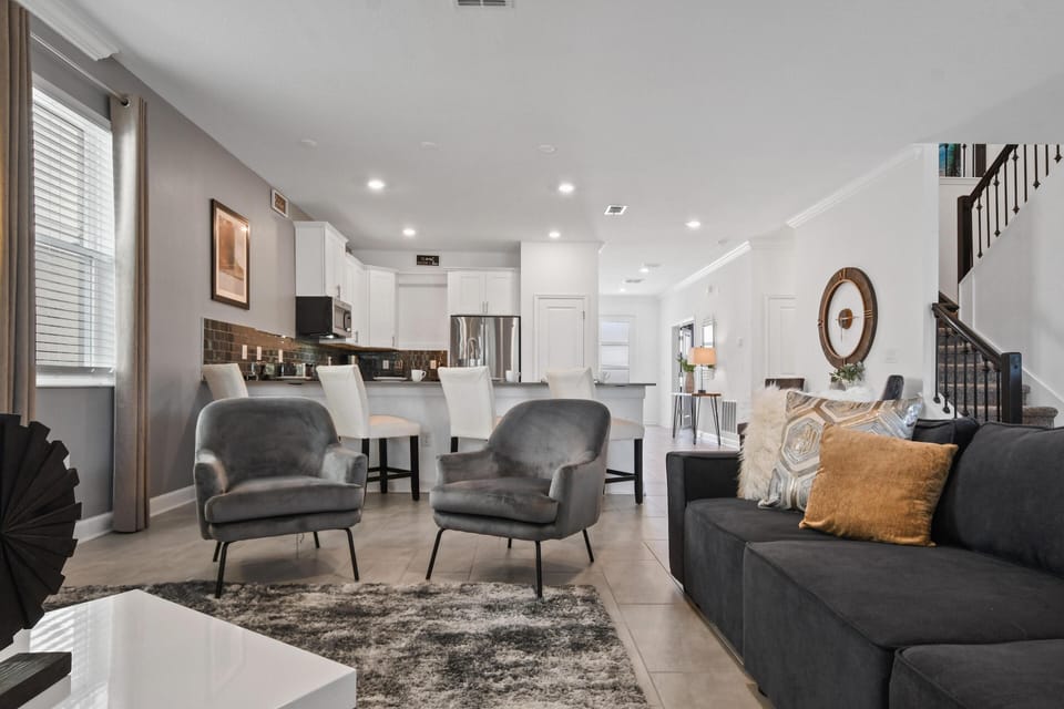 House, Multiple Beds, Pool Access, Pool View (2900SS SL_02) | Living area