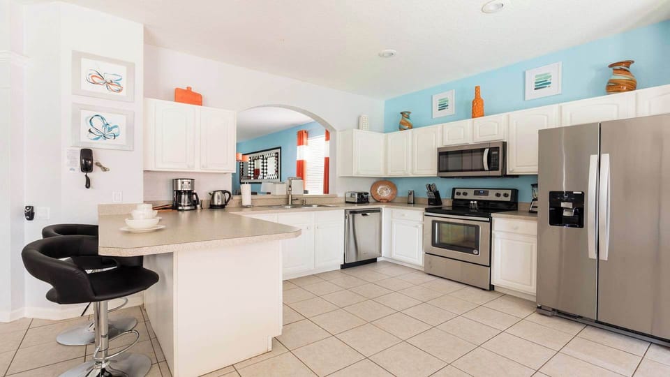 House, Multiple Beds, Pool Access (7720TB WH) | Private kitchen | Coffee/tea maker