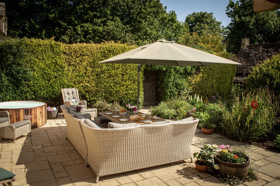 Stonelands Garden - StayCotswold