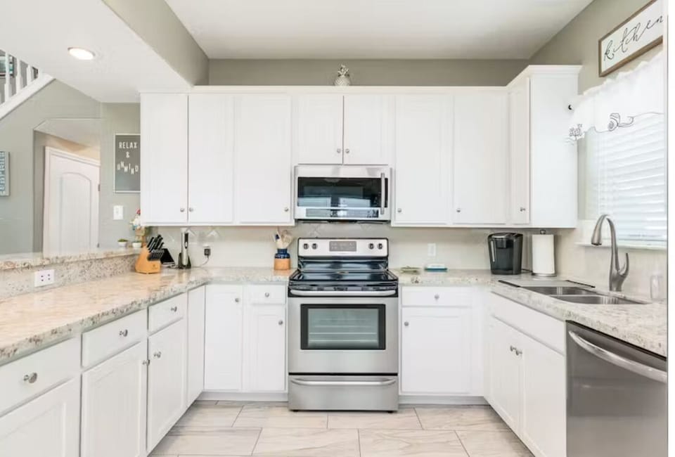 Fully equipped kitchen