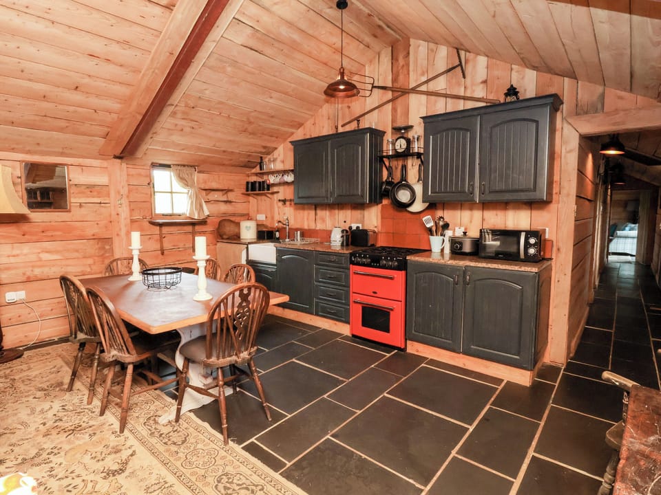 Fridge, dishwasher, cookware/dishes/utensils