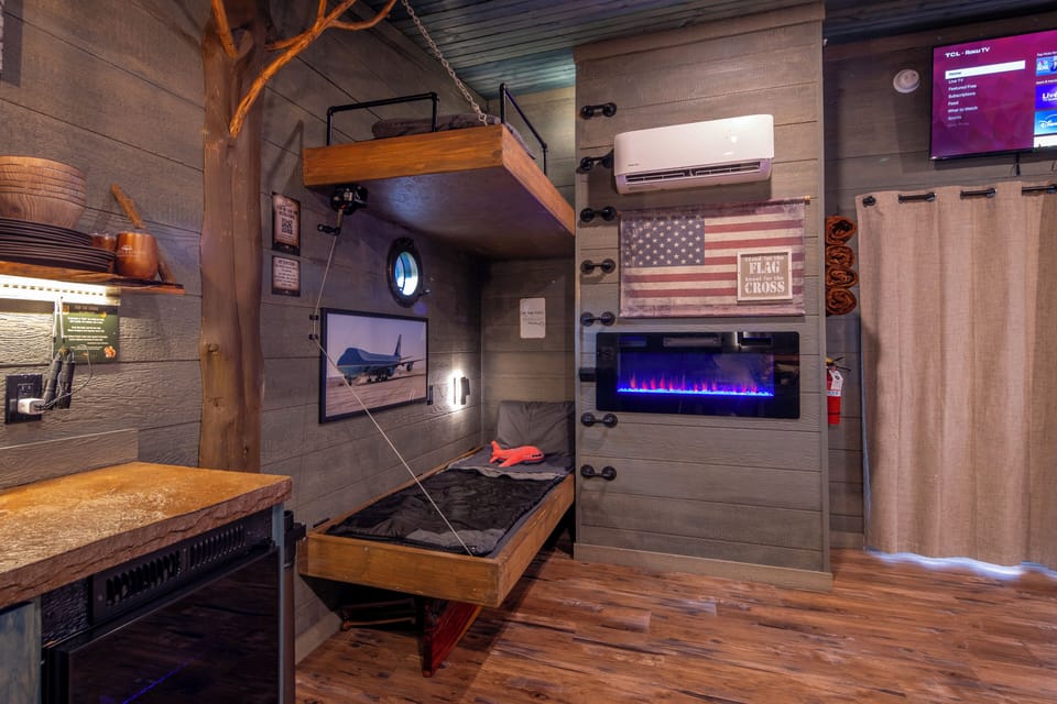 DOUBLE BUNKS - LED FIRE PLACE - READING LIGHTS - USB CHARGE PORTS - PORT HOLE WINDOWS - LUXURY LINENS & SLEEPING BAGS PROVIDED