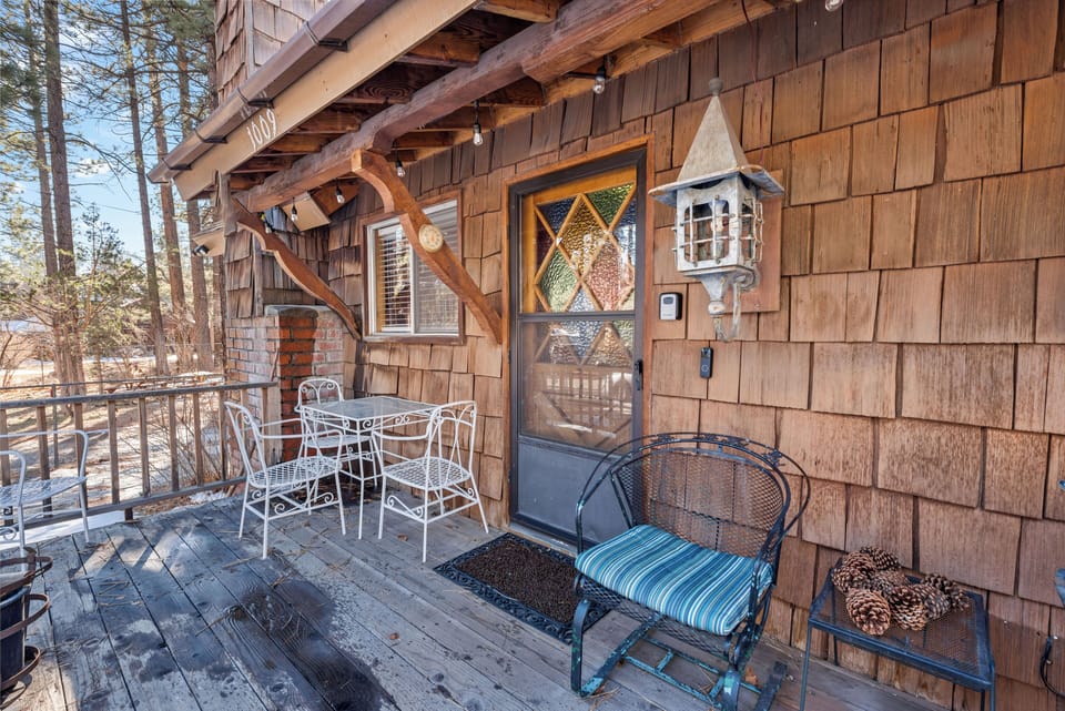 Knotty Hideaway Cabin in Southern California