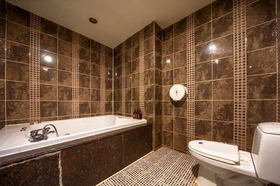 Family Triple Room | Soundproofing, free WiFi, bed sheets