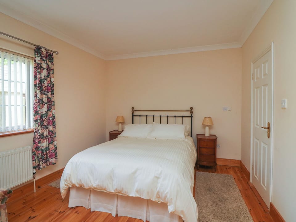 5 bedrooms, WiFi (free), individually decorated, individually furnished