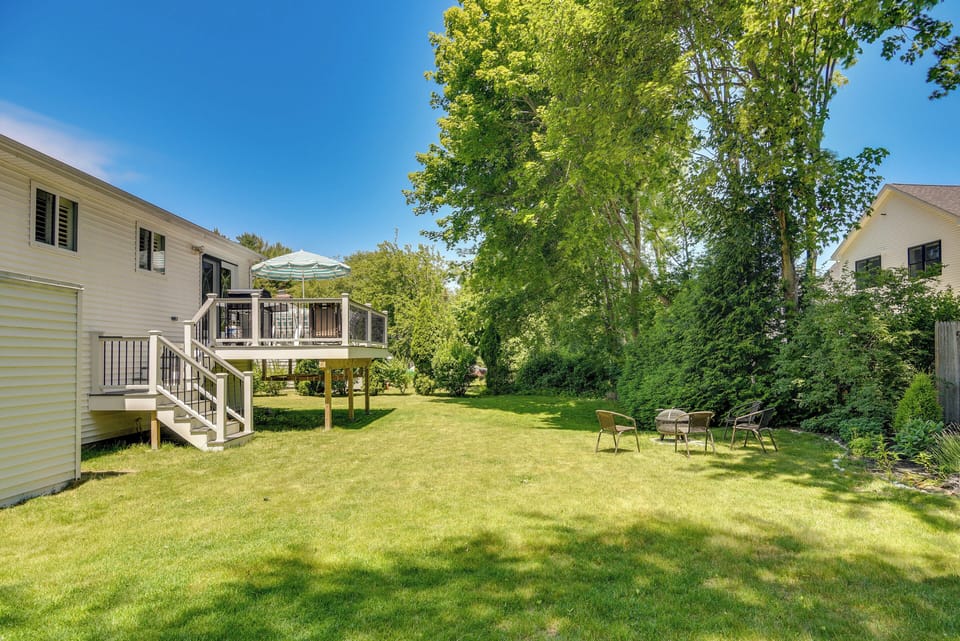 Backyard | Fire Pit | Cornhole