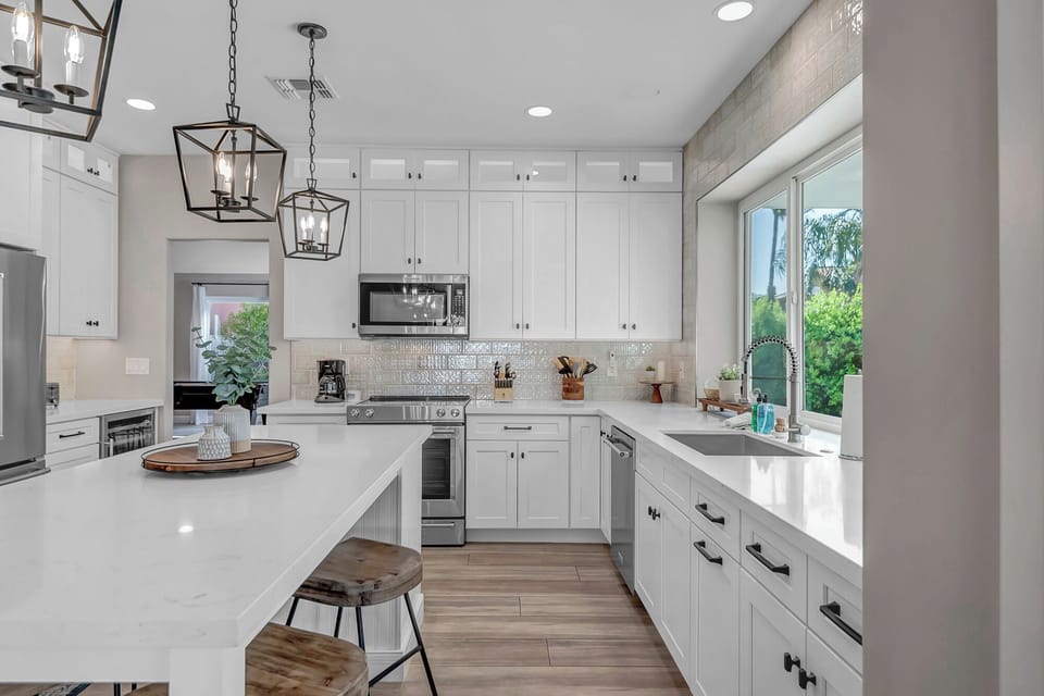 Full Equipped Kitchen with Stainless Steel Appliances