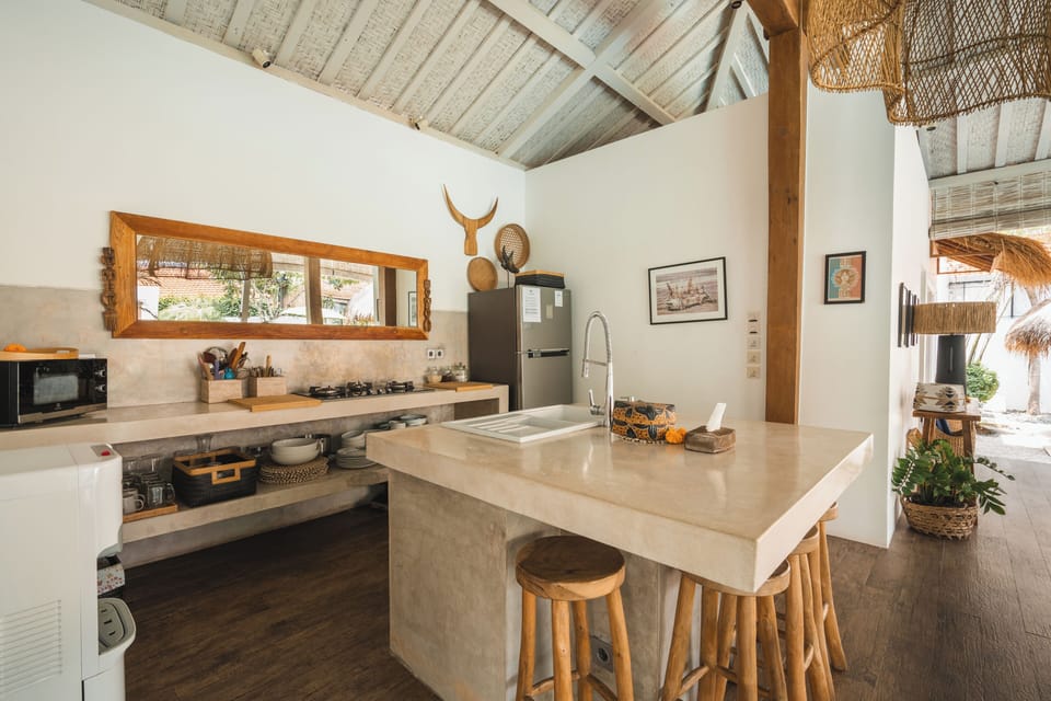 Deluxe Villa, 5 Bedrooms, Private Pool, Pool View | Private kitchen | Fridge, microwave, stovetop, electric kettle