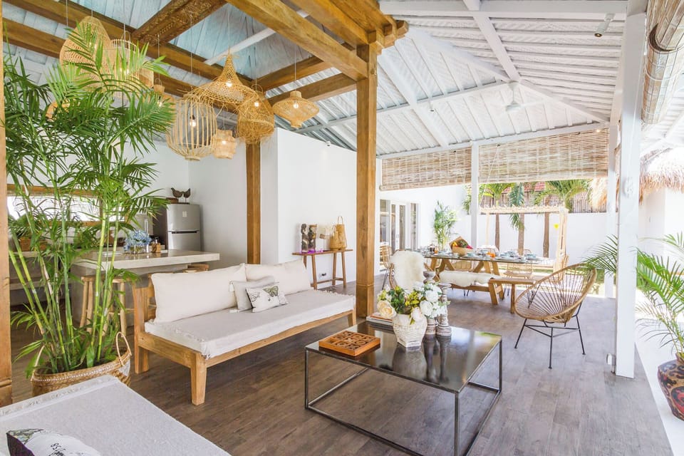 Deluxe Villa, 5 Bedrooms, Private Pool, Pool View | Living area | Smart TV