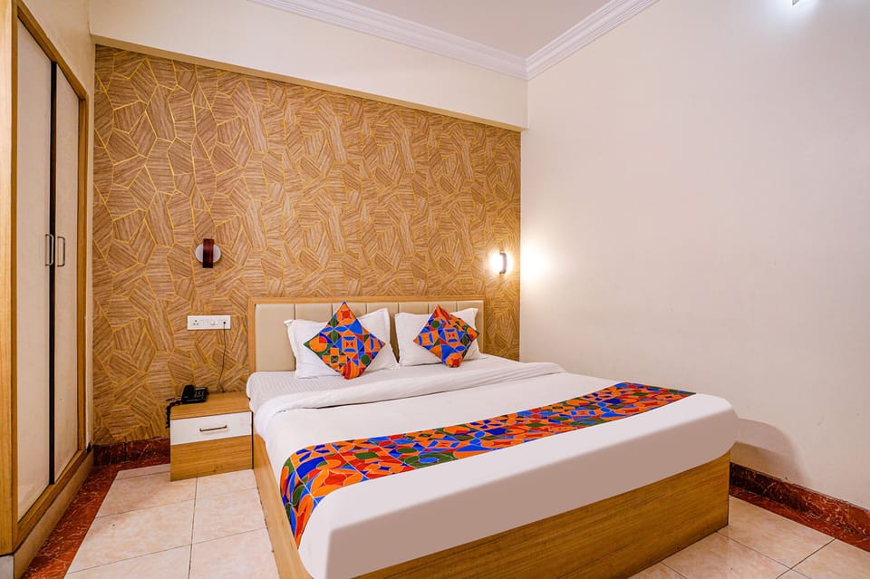 Egyptian cotton sheets, premium bedding, in-room safe, free WiFi