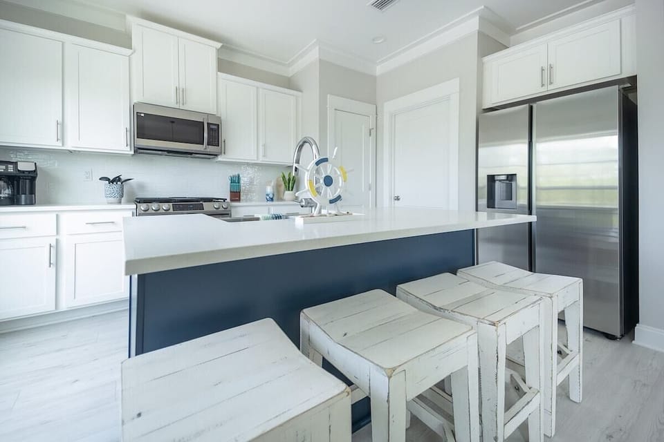 Fully Stocked Kitchen