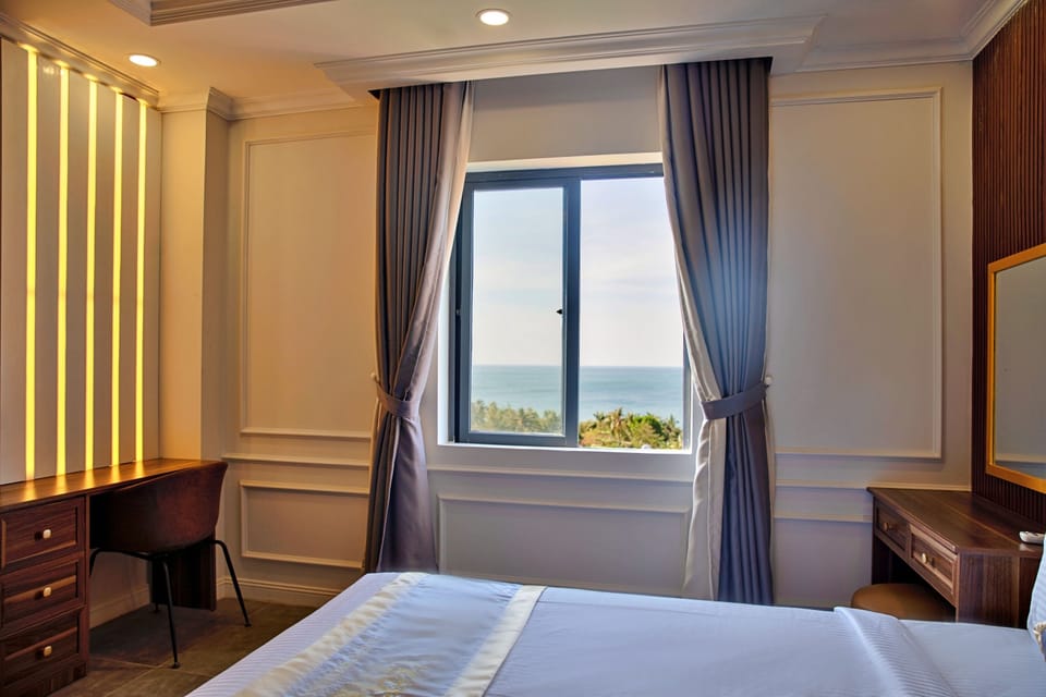 Deluxe Double Room | Egyptian cotton sheets, premium bedding, memory foam beds, minibar