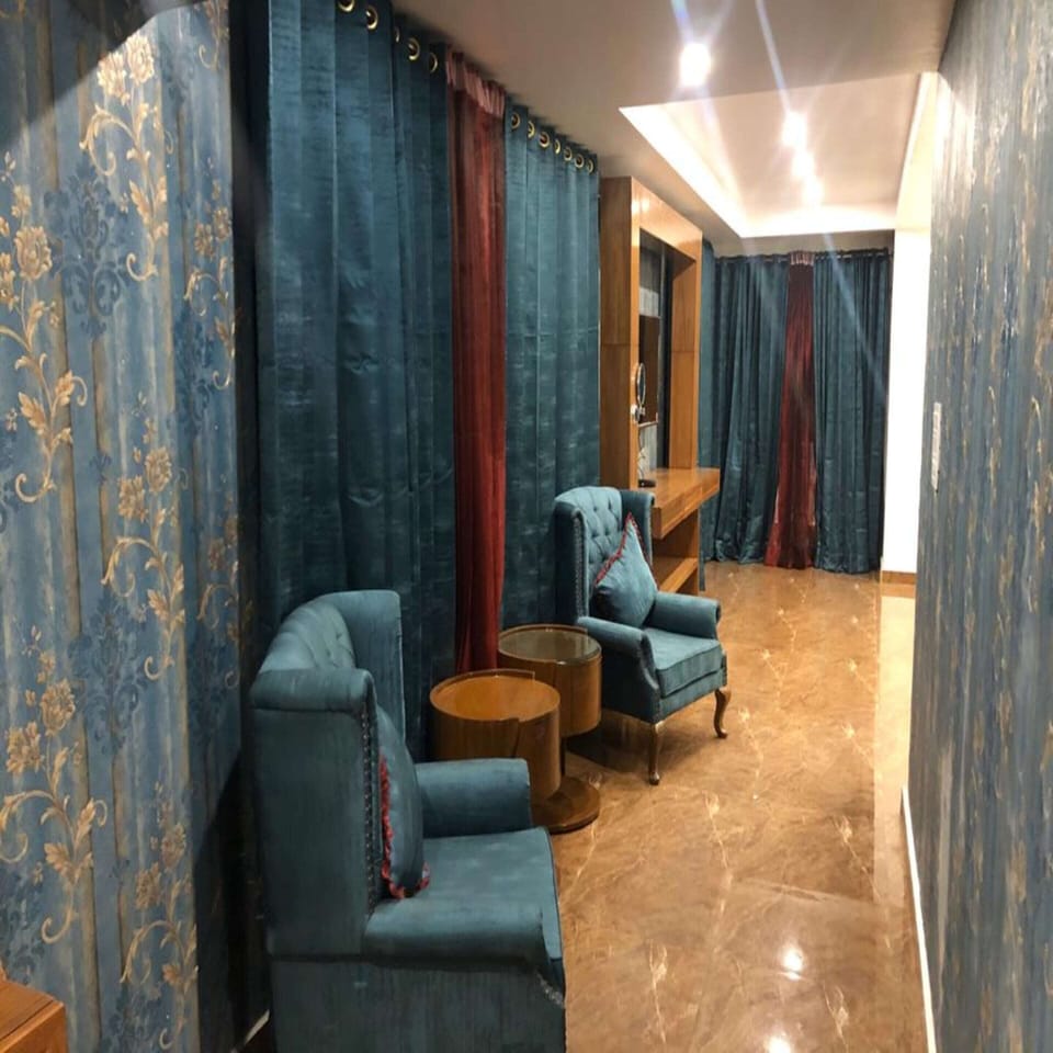 Family Suite | In-room safe, desk, free WiFi, bed sheets