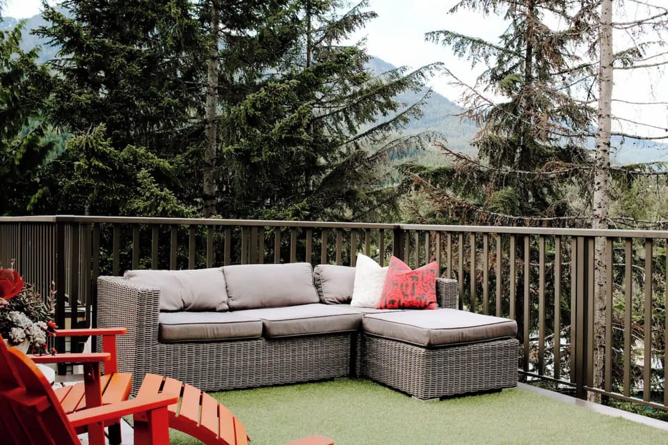 Outdoor lounging spaces