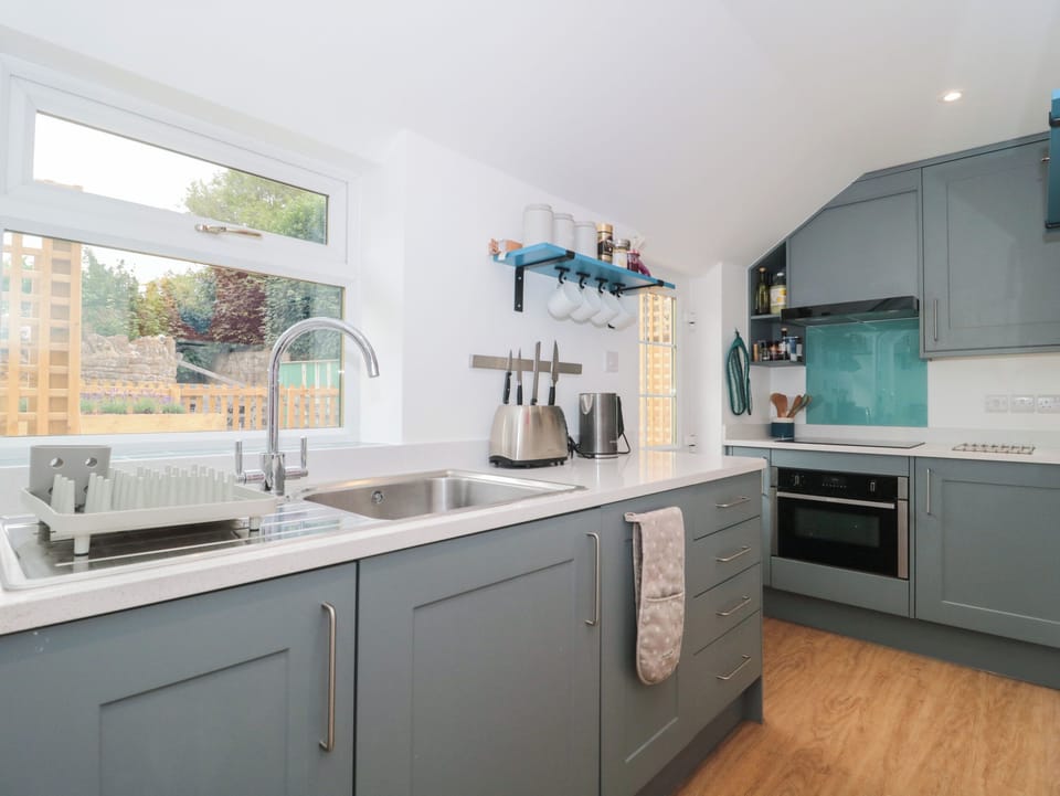 Fridge, dishwasher, electric kettle, toaster