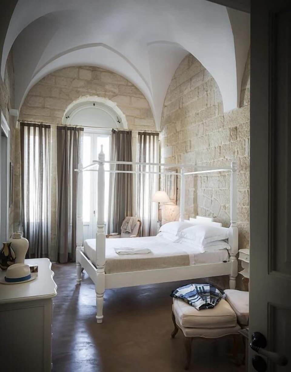 Comfort Suite | Premium bedding, in-room safe, individually decorated