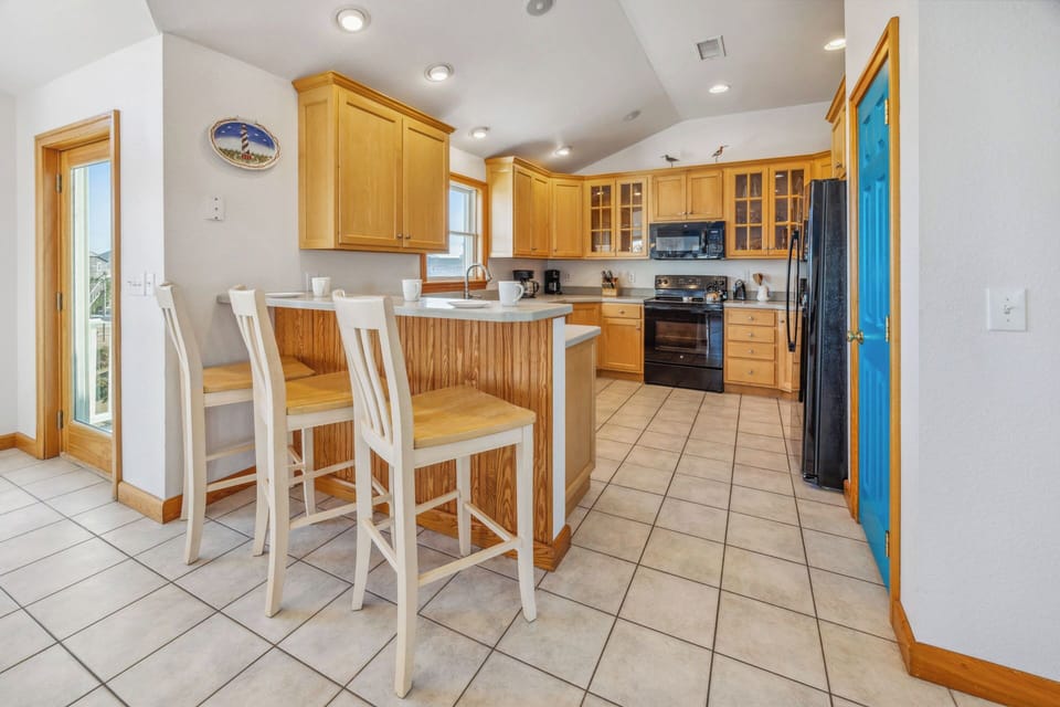 Surf or Sound Realty - 1134 - Sea Biscuit Avon - Kitchen -1