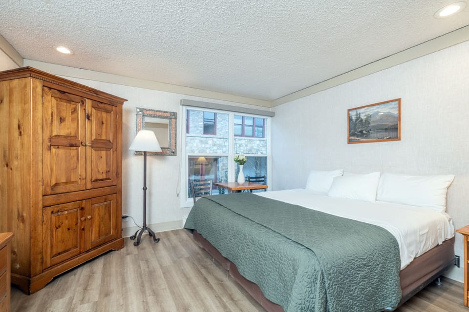 Room, 1 Bedroom | 1 bedroom, free WiFi